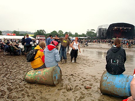 glasto2005_wet (75k image)