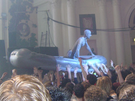 Rammstein - Crowd surfing